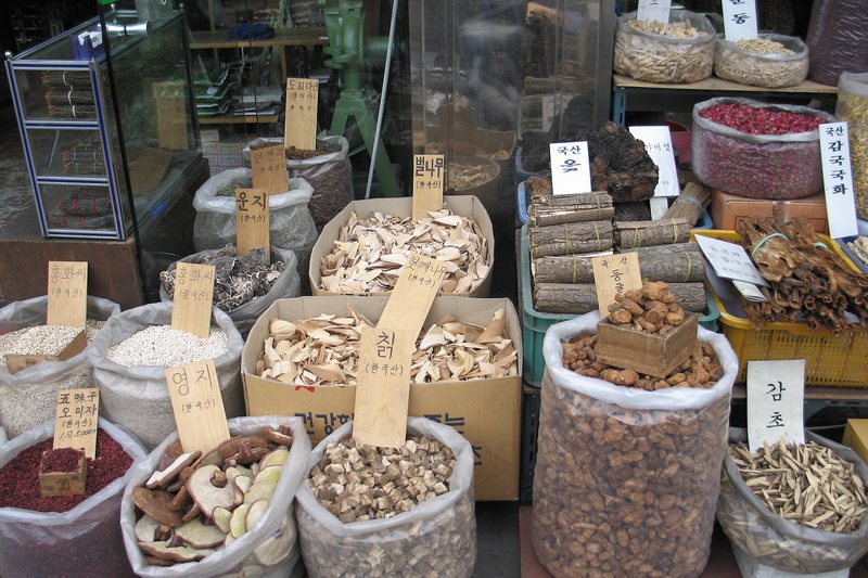If you want to see the raw ingredients, go to the market (2/7)