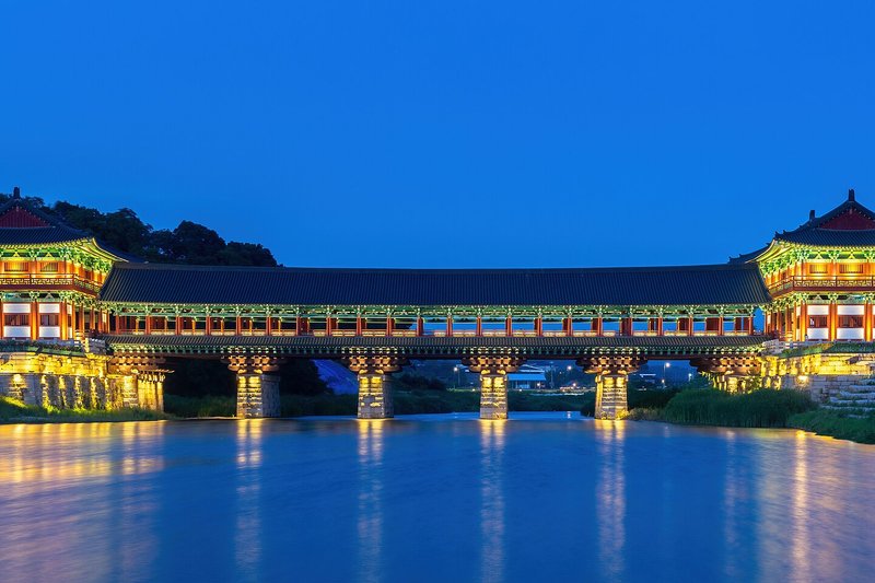 Camina hacia el sur desde Cheomseongdae hasta el puente Woljeonggyo (2/2)