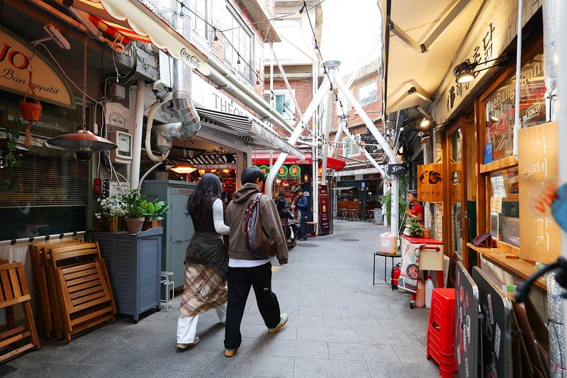 The Sinheung Market alley (2/3)