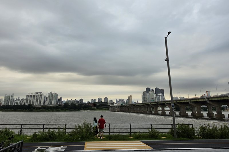Pick which bank of the river to ride (2/3)