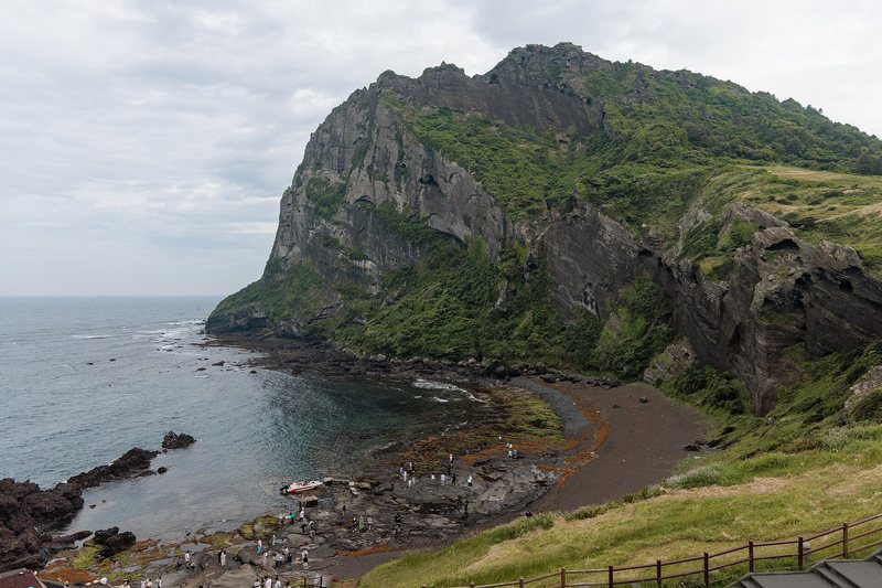 城山日出峰は、第1月曜日を避けて午前中に登ります (2/2)
