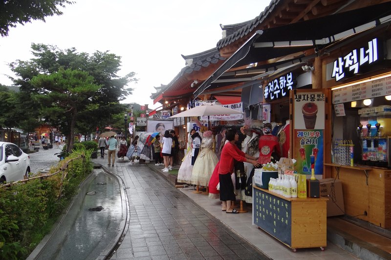 There is no ticket booth to look for on the way in (3/7)