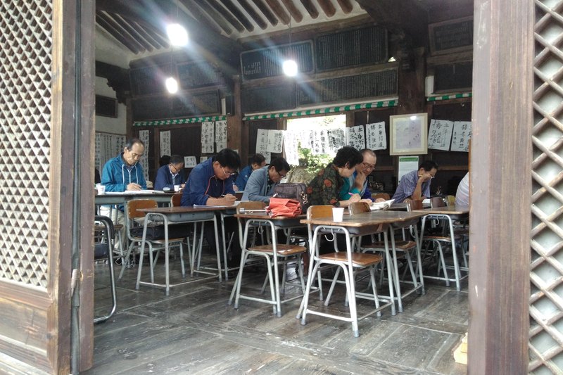 Jeonju Hyanggyo has few people in it (4/4)