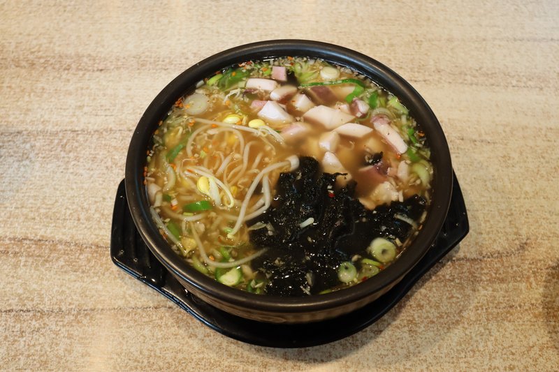 The next morning is bean sprout soup and moju (3/4)