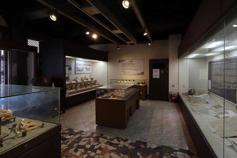 Start at the Jeonju Traditional Liquor Museum to see what you will be drinking (4/6)