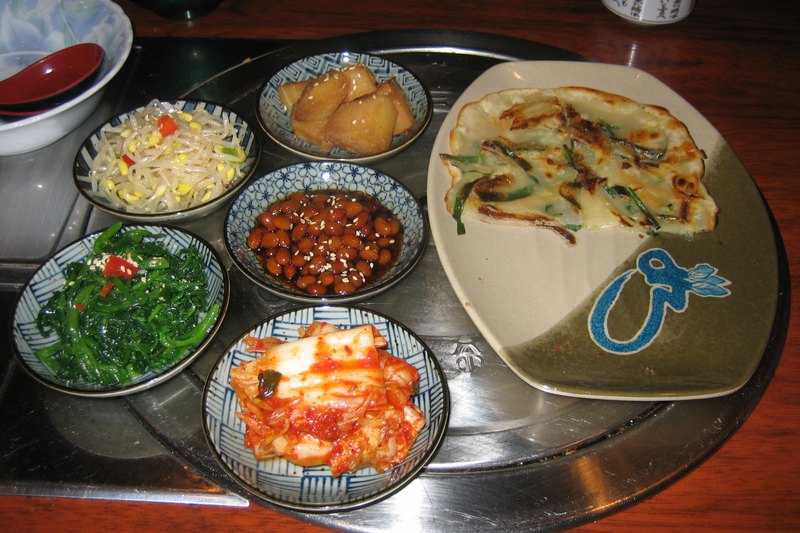 Count kettles in Samcheon-dong Makgeolli Alley (4/6)