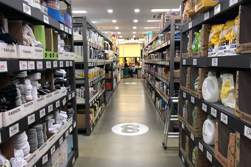 No Brand shelves price out the brand (2/2)