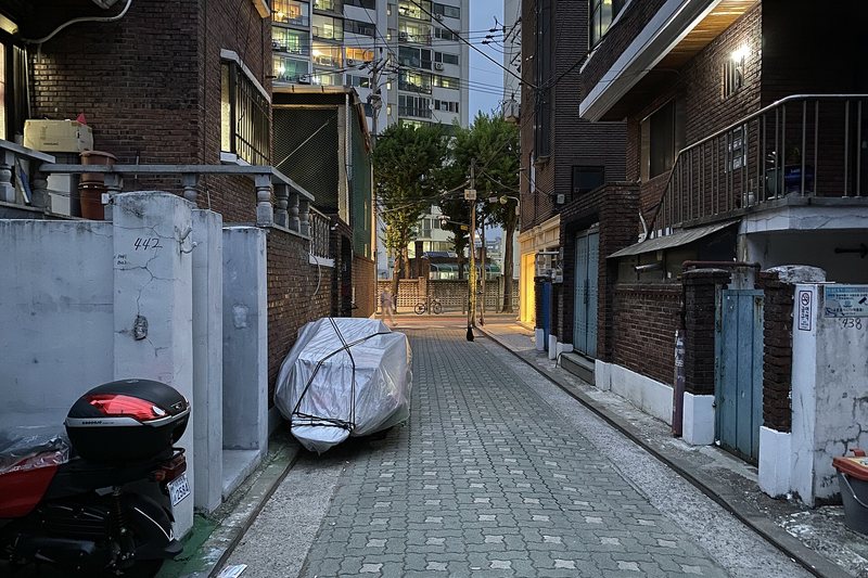 The handmade shoe street (1/2)