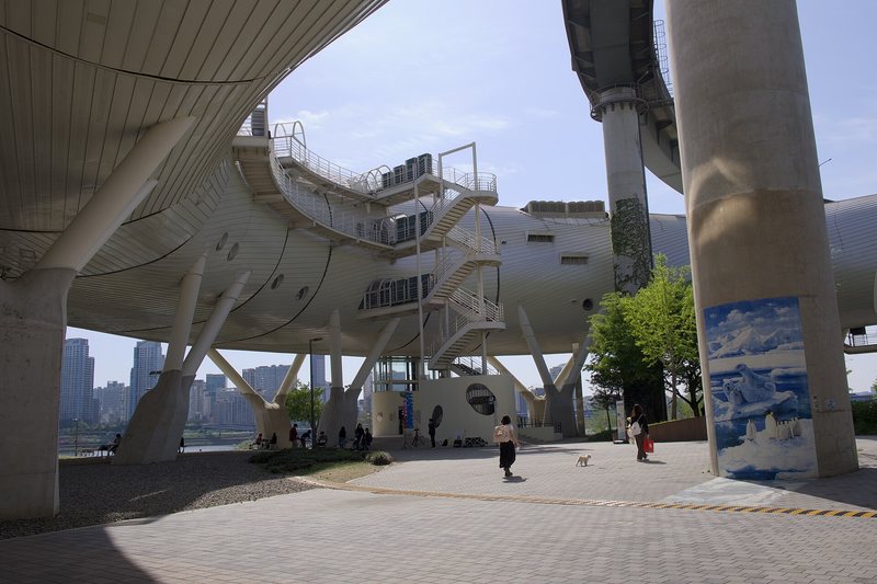 Carry on to Ttukseom Hangang Park (1/2)