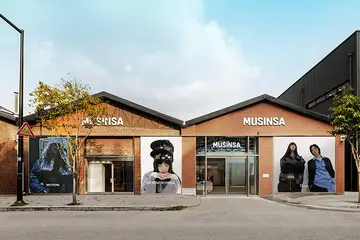 MUSINSA y MUSINSA Standard son tiendas distintas
